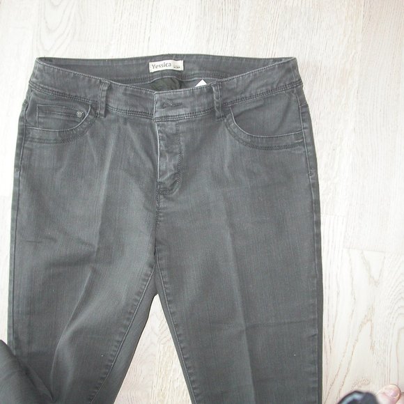 Brown Yessica (German) Denim Jeans - Picture 2 of 7